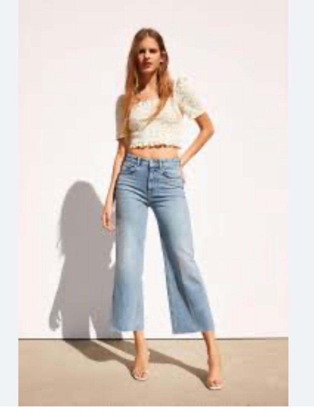 Zara cream-colored floral lace crop top featuring a square neckline Size XS - Picture 1 of 7
